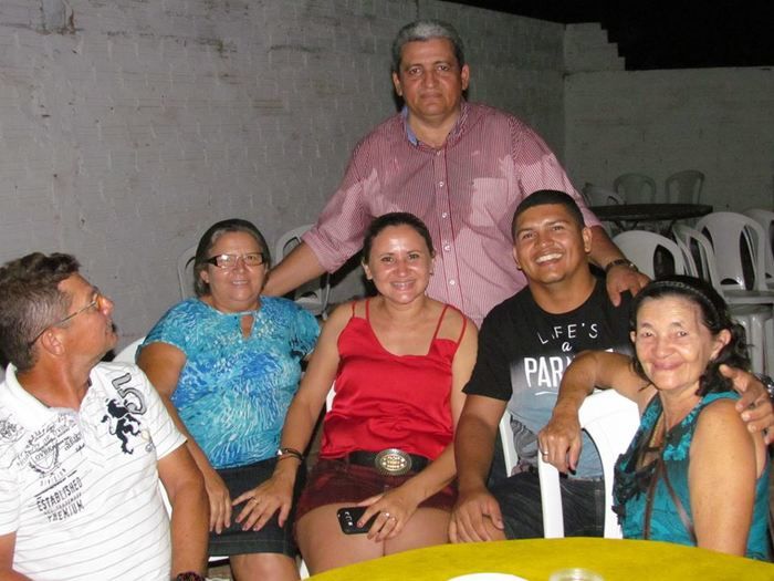 BOA HORA EM FESTA: ZÉ RESENDE ARRASTA MULTIDÃO E COMEMORA SEUS 51 ANOS NO MEIO DO POVO - Imagem 18