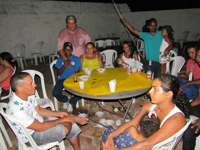 BOA HORA EM FESTA: ZÉ RESENDE ARRASTA MULTIDÃO E COMEMORA SEUS 51 ANOS NO MEIO DO POVO - Imagem 89