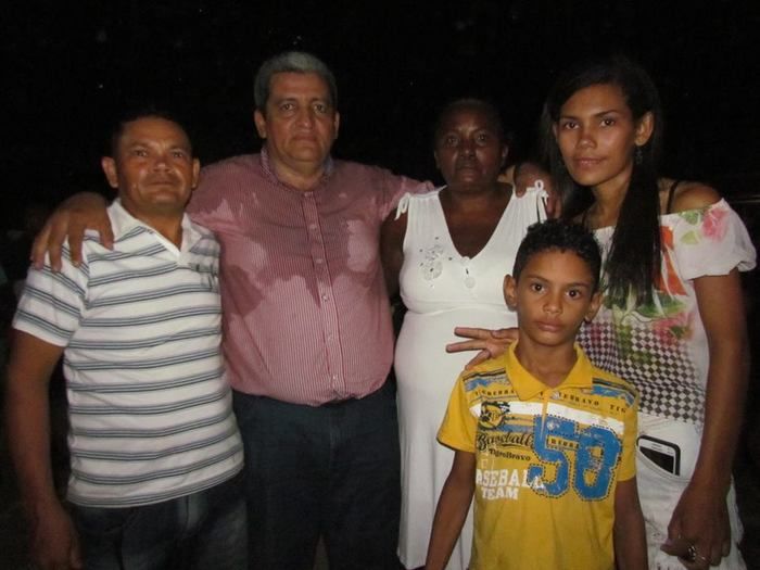 BOA HORA EM FESTA: ZÉ RESENDE ARRASTA MULTIDÃO E COMEMORA SEUS 51 ANOS NO MEIO DO POVO - Imagem 97