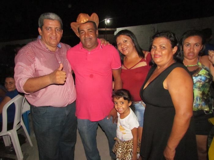 BOA HORA EM FESTA: ZÉ RESENDE ARRASTA MULTIDÃO E COMEMORA SEUS 51 ANOS NO MEIO DO POVO - Imagem 20