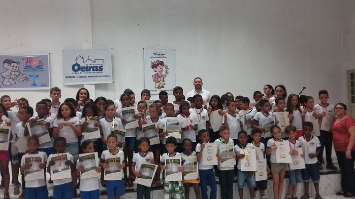 Lukano Sá entrega medalhas a alunos da rede municipal - Imagem 29