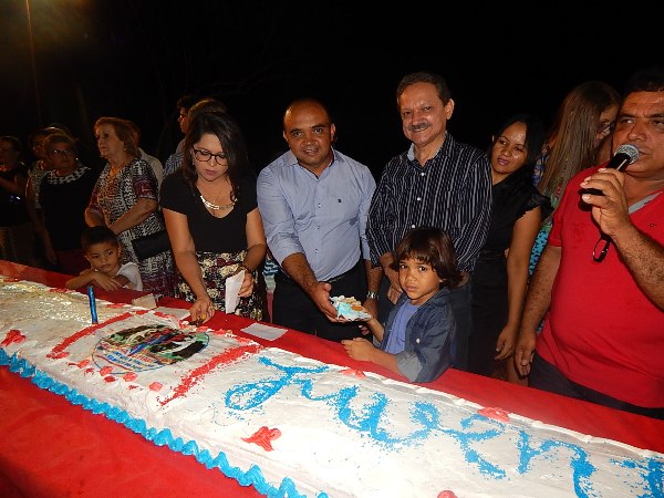 Aniversário de Lagoinha com Bolo de 20 metros  - Imagem 19