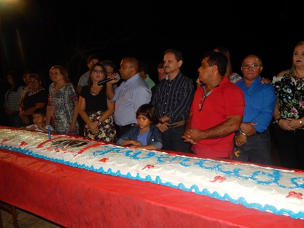 Aniversário de Lagoinha com Bolo de 20 metros  - Imagem 9