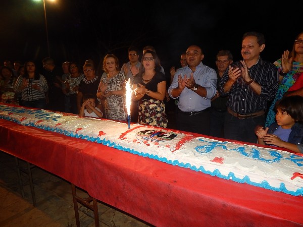 Aniversário de Lagoinha com Bolo de 20 metros  - Imagem 13