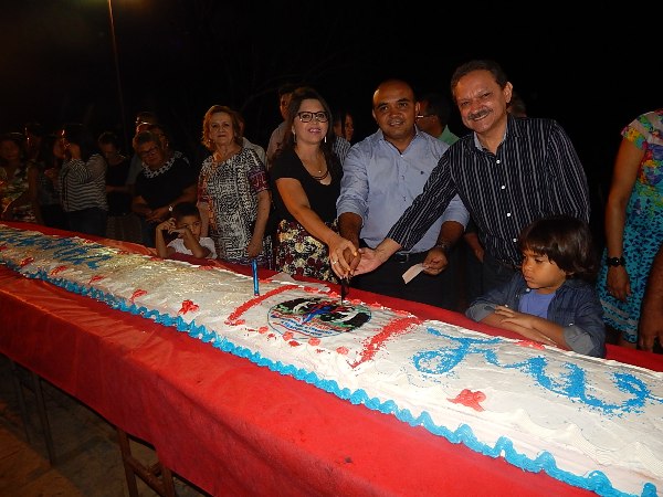 Aniversário de Lagoinha com Bolo de 20 metros  - Imagem 18