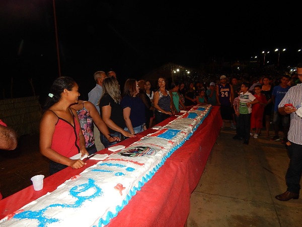 Aniversário de Lagoinha com Bolo de 20 metros  - Imagem 7