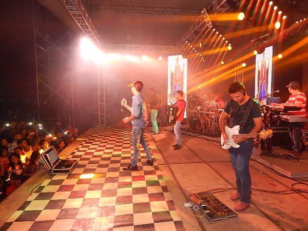 Mais de 5 mil pessoas no show da Malla 100 Alça em Lagoinha  - Imagem 9