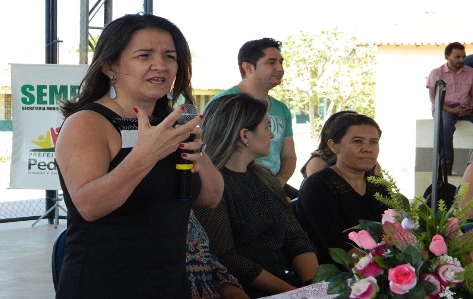 Para conter gastos, prefeita de Pedro II reduz o próprio salário