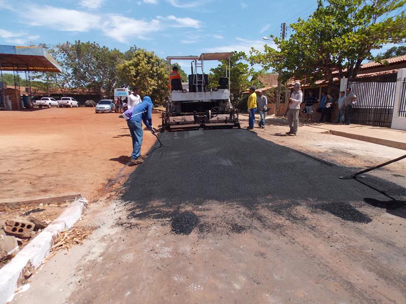 Prefeitura de Batalha inicia asfaltamento da Rua Cap. Amaro Machado