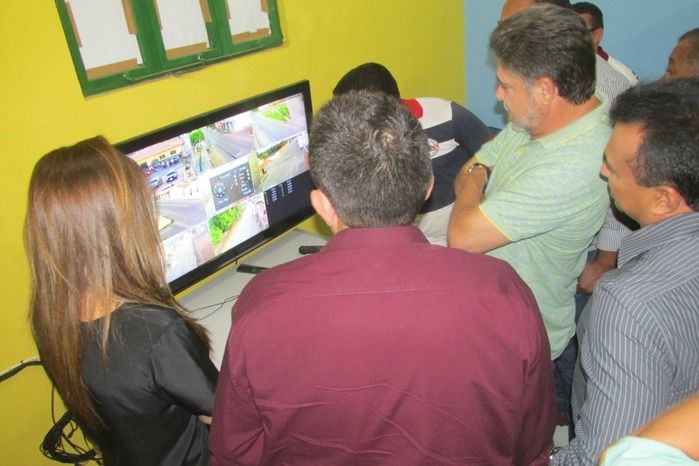 Prefeito Walter Alencar Inaugura Várias Obras em Agricolândia  - Imagem 2