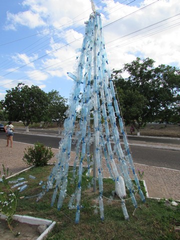 Ornamentação Natalina de Ipiranga do Piauí Está Sendo Vandalizada - Imagem 1