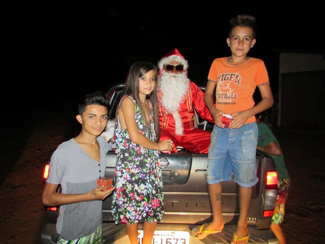 Papai Noel Fez Alegria das Crianças em Na Localidade Jardim - Imagem 105