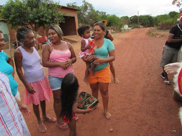 Papai Noel Fez Alegria das Crianças em Na Localidade Jardim - Imagem 45