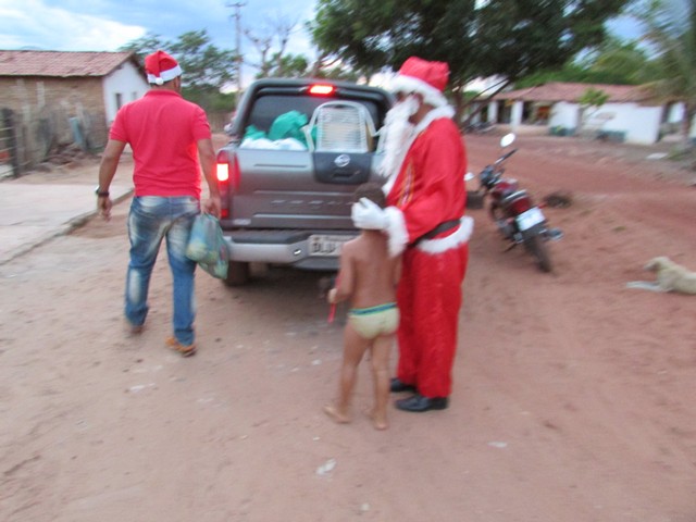 Papai Noel Fez Alegria das Crianças em Na Localidade Jardim - Imagem 83
