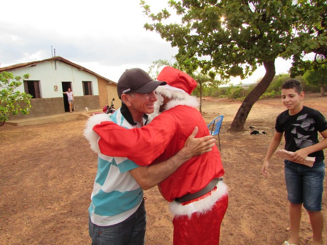 Papai Noel Fez Alegria das Crianças em Na Localidade Jardim - Imagem 30