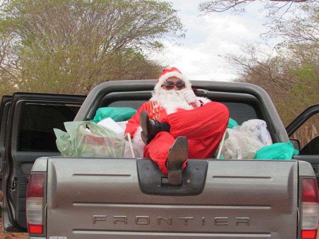 Papai Noel Fez Alegria das Crianças em Na Localidade Jardim - Imagem 2