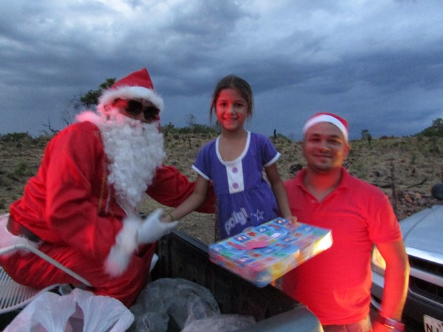 Papai Noel Fez Alegria das Crianças em Na Localidade Jardim - Imagem 89