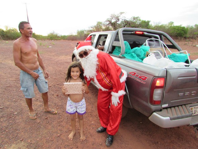 Papai Noel Fez Alegria das Crianças em Na Localidade Jardim - Imagem 60
