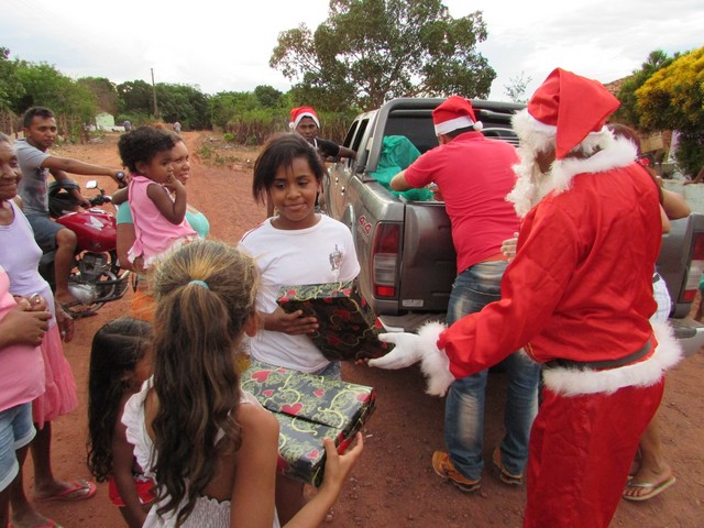 Papai Noel Fez Alegria das Crianças em Na Localidade Jardim - Imagem 43