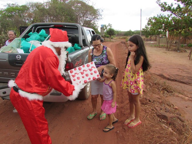 Papai Noel Fez Alegria das Crianças em Na Localidade Jardim - Imagem 5