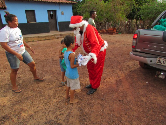 Papai Noel Fez Alegria das Crianças em Na Localidade Jardim - Imagem 33