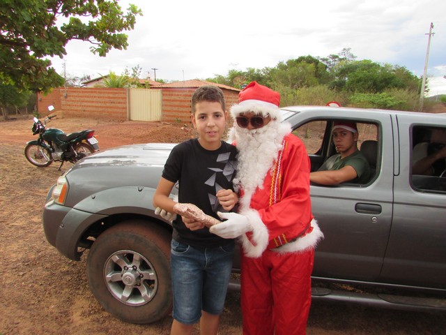 Papai Noel Fez Alegria das Crianças em Na Localidade Jardim - Imagem 29