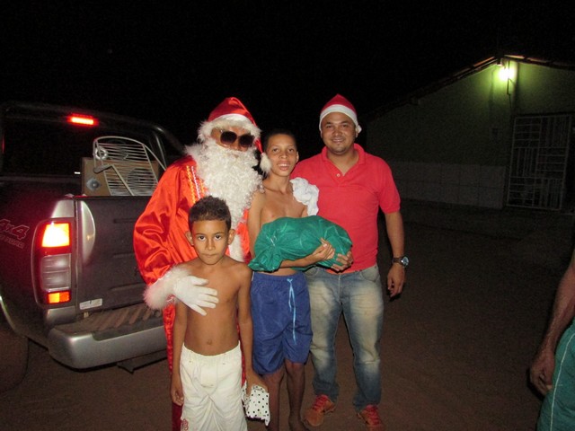 Papai Noel Fez Alegria das Crianças em Na Localidade Jardim - Imagem 109