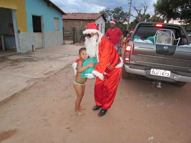 Papai Noel Fez Alegria das Crianças em Na Localidade Jardim - Imagem 84