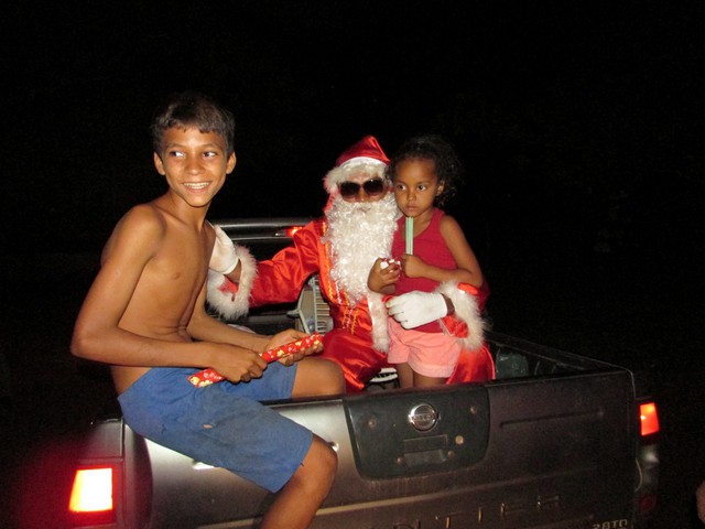 Papai Noel Fez Alegria das Crianças em Na Localidade Jardim - Imagem 108