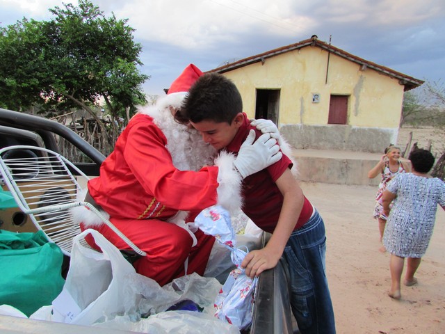 Papai Noel Fez Alegria das Crianças em Na Localidade Jardim - Imagem 75