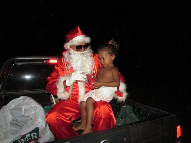 Papai Noel Fez Alegria das Crianças em Na Localidade Jardim - Imagem 106