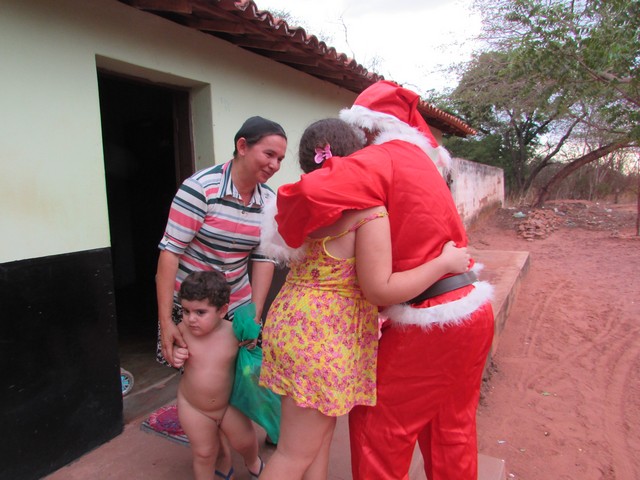 Papai Noel Fez Alegria das Crianças em Na Localidade Jardim - Imagem 15