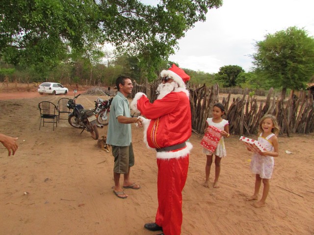 Papai Noel Fez Alegria das Crianças em Na Localidade Jardim - Imagem 21