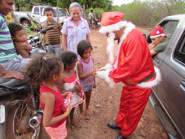 Papai Noel Fez Alegria das Crianças em Na Localidade Jardim - Imagem 55