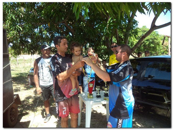 Jogo Casados x Solteiros termina com empate - Imagem 45