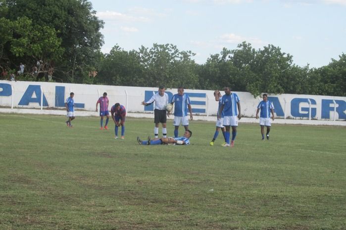 Emelec esmaga o time do Boi Morto e enfrentará a Vila na Final  - Imagem 16