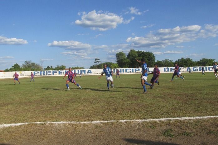 Emelec esmaga o time do Boi Morto e enfrentará a Vila na Final  - Imagem 20