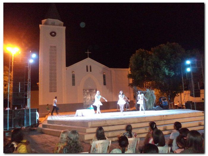 Apresentações natalinas dão mais brilho ao Natal de Inhuma - Imagem 10