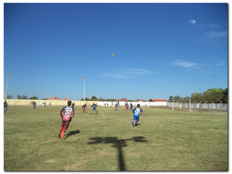 Jogo Casados x Solteiros termina com empate