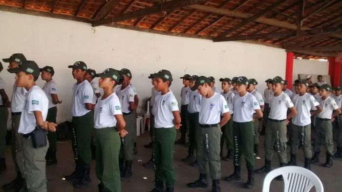 Pelotão mirim faz apresentação em festa Beneficente em Agricolândia - Imagem 2