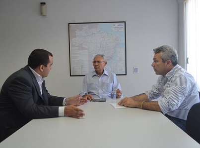 Buscando agilizar obras de mobilidade urbana o prefeito Edílson Capote participa de audiência   - Imagem 1