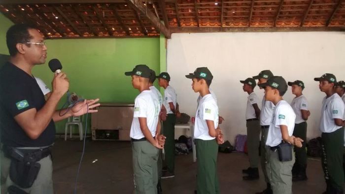 Pelotão mirim faz apresentação em festa Beneficente em Agricolândia - Imagem 6