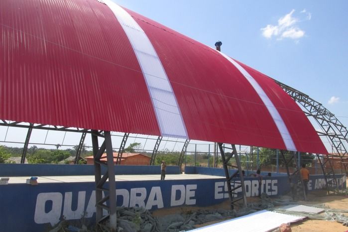 Prefeito: Walter Alencar cobre Quadra de Esporte de Pitombeira  - Imagem 4