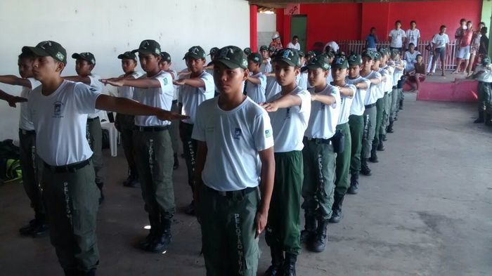 Pelotão mirim faz apresentação em festa Beneficente em Agricolândia - Imagem 7