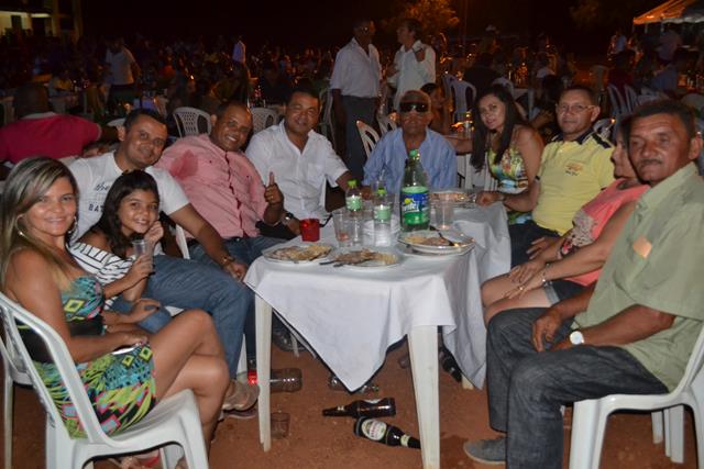 Casal Venicio do Ó e Carmelina realizam confraternização em Pimente - Imagem 40