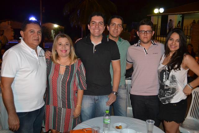 Casal Venicio do Ó e Carmelina realizam confraternização em Pimente - Imagem 1