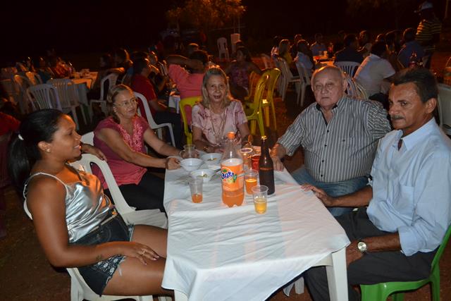Casal Venicio do Ó e Carmelina realizam confraternização em Pimente - Imagem 25