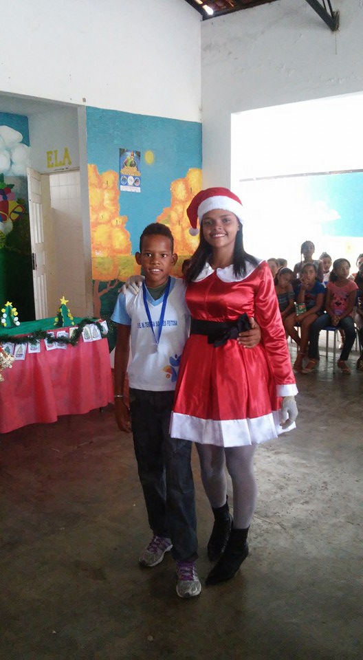 Alunos são homenageados por bons resultados escolares em 2015 - Imagem 4