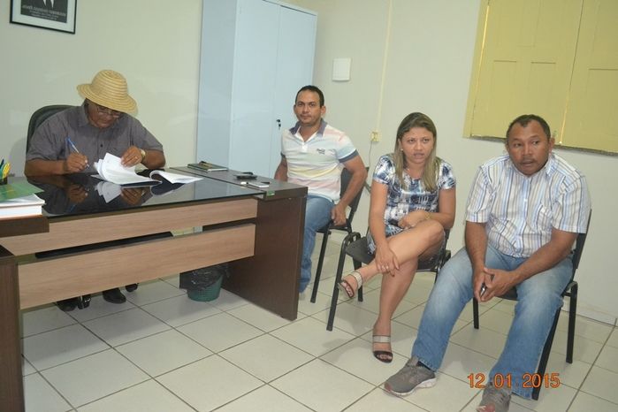 Prefeito Zé Resende assina convênio com a FUNASA para construir 8 sistemas de abastecimento d'água - Imagem 8