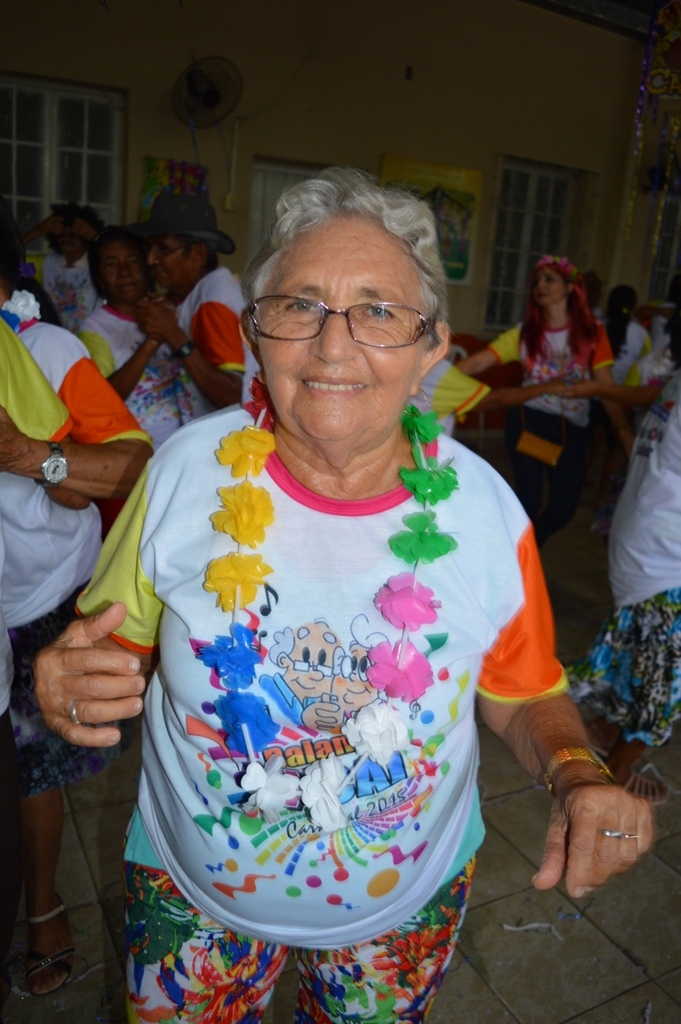 Idosos animam no Bloco Balança mas não Cai no carnaval 2015 - Imagem 18